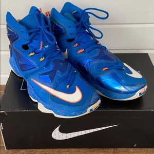 Lebron XIII basketball shoes